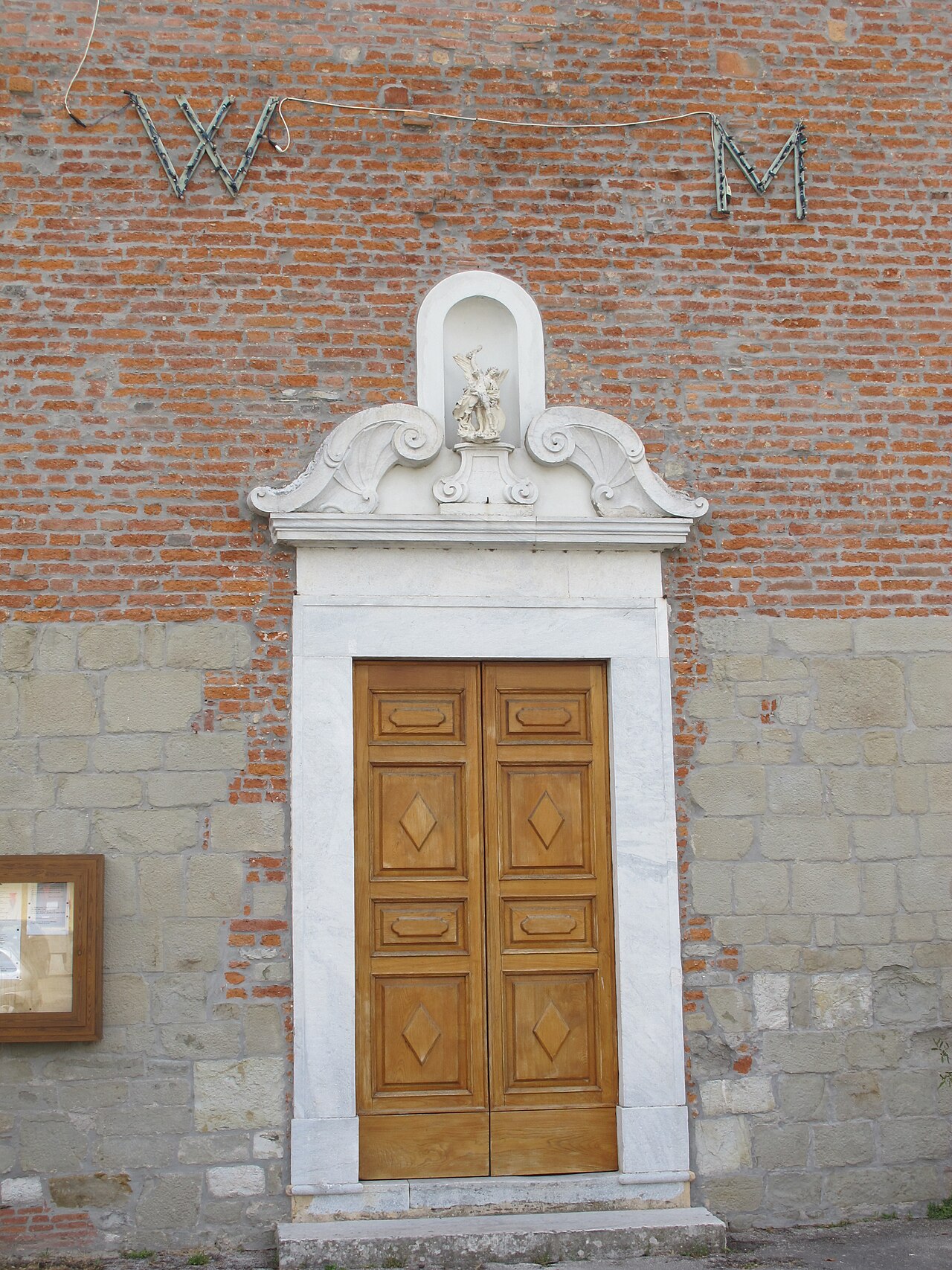 Camaiore, chiesa di montemagno 02 portale